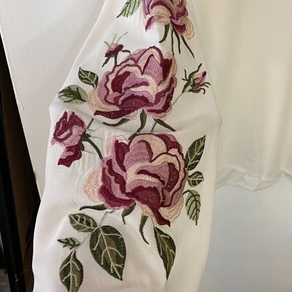 Cupcakes & Cashmere Button Back Aldona Embroidered Floral Flare Top - Picture 5 of 13